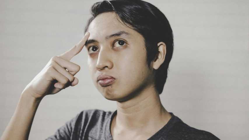 man in black crew neck shirt