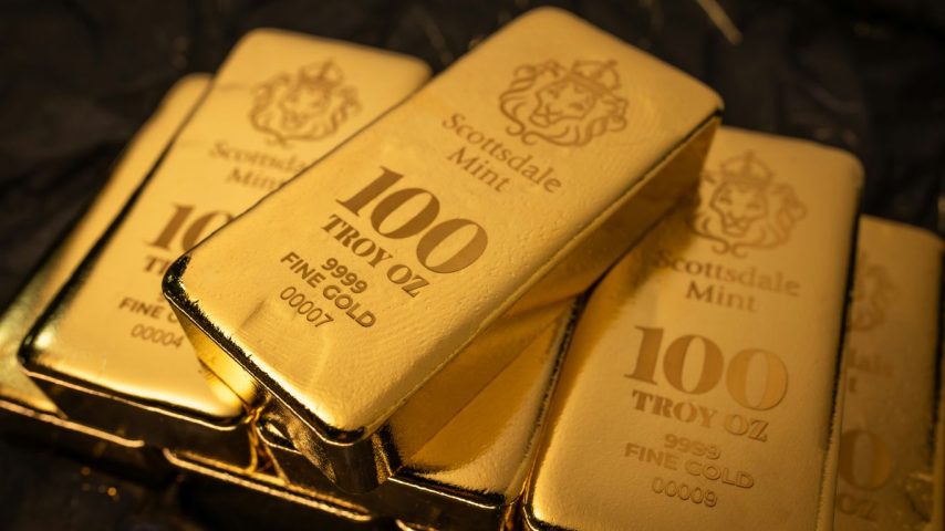 Stack of 100 troy ounce fine gold bars