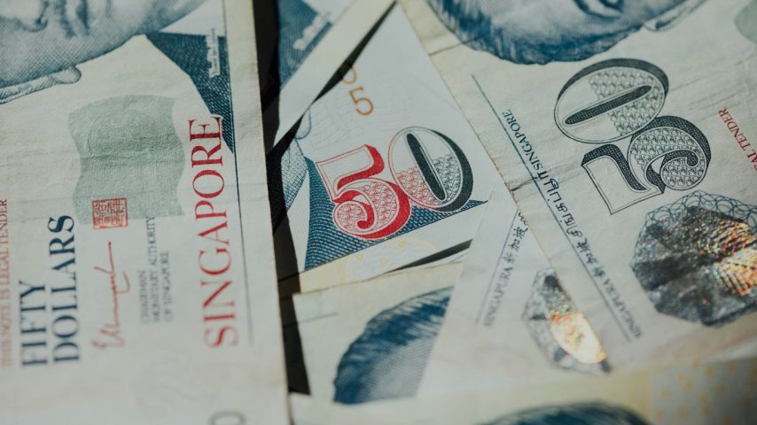 fan of 100 and 20 banknotes